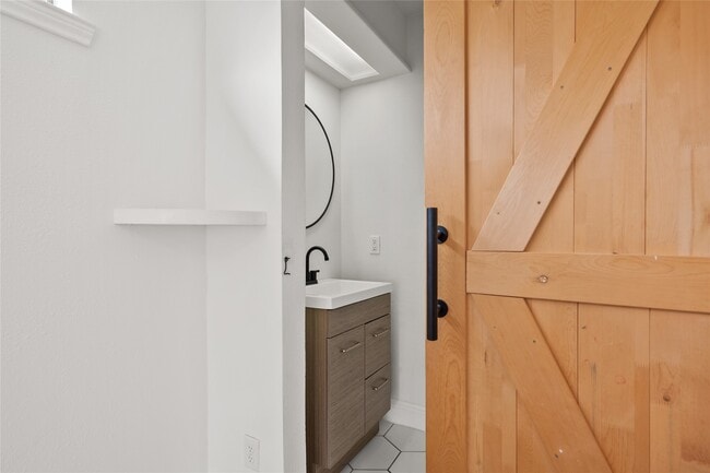 Building Photo - 1026 Oyster Bay Dr