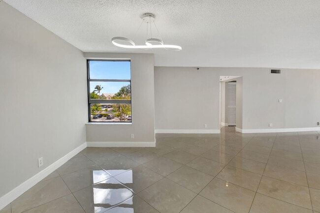 Building Photo - 6372 La Costa Dr