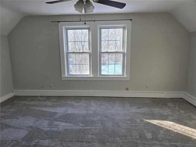 Building Photo - 186 Beach St