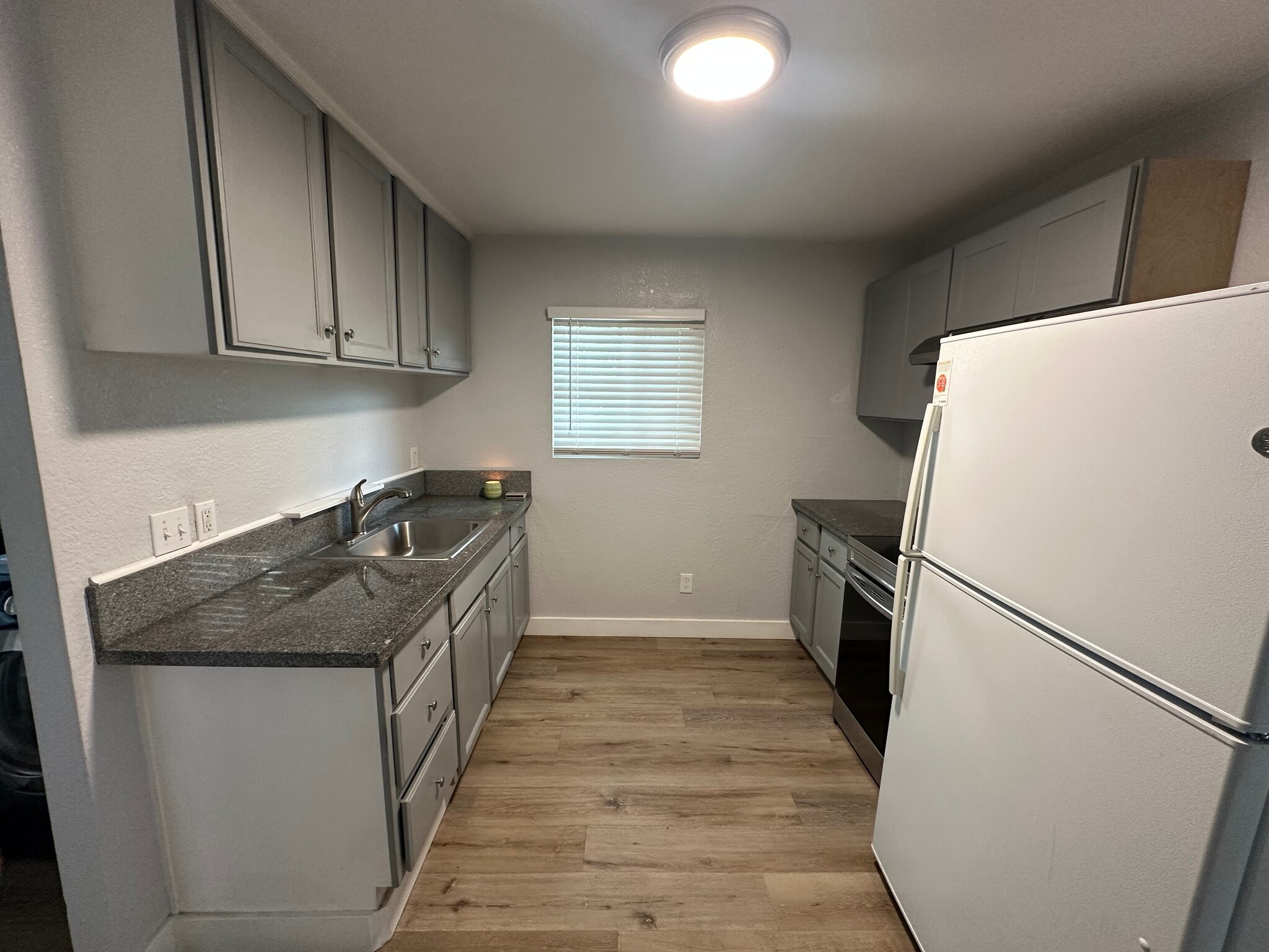 Kitchen area - 3124 San Jose Way