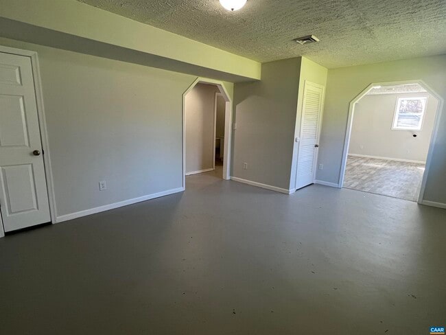 Building Photo - 1307 King St