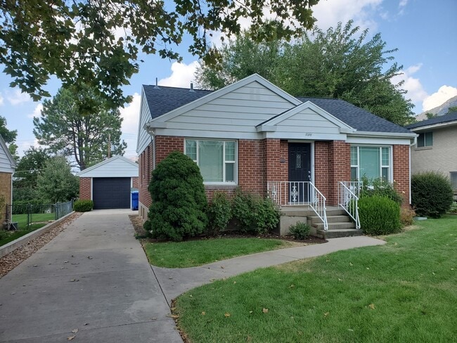 Primary Photo - 1376 Darling St