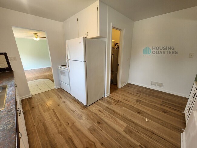 Building Photo - Come see if this is your next home! 2 bed, 1 bath, single-family home in Northwest Spokane!
