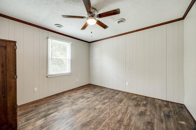 Building Photo - Super cute, 3 bedroom 1 bath in Chester!