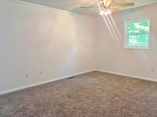 Building Photo - Italian Estates Property Management