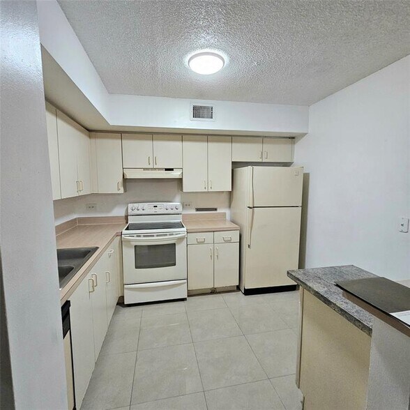 Building Photo - 3600 N 56th Ave