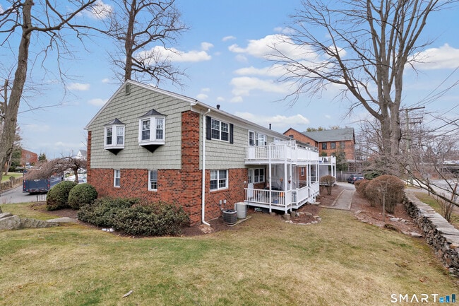 Building Photo - 245 Unquowa Rd