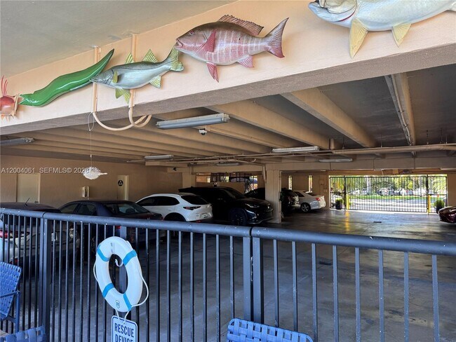 Building Photo - 2600 NE 135th St