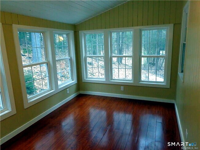 Building Photo - 21 Saddle Ridge Dr