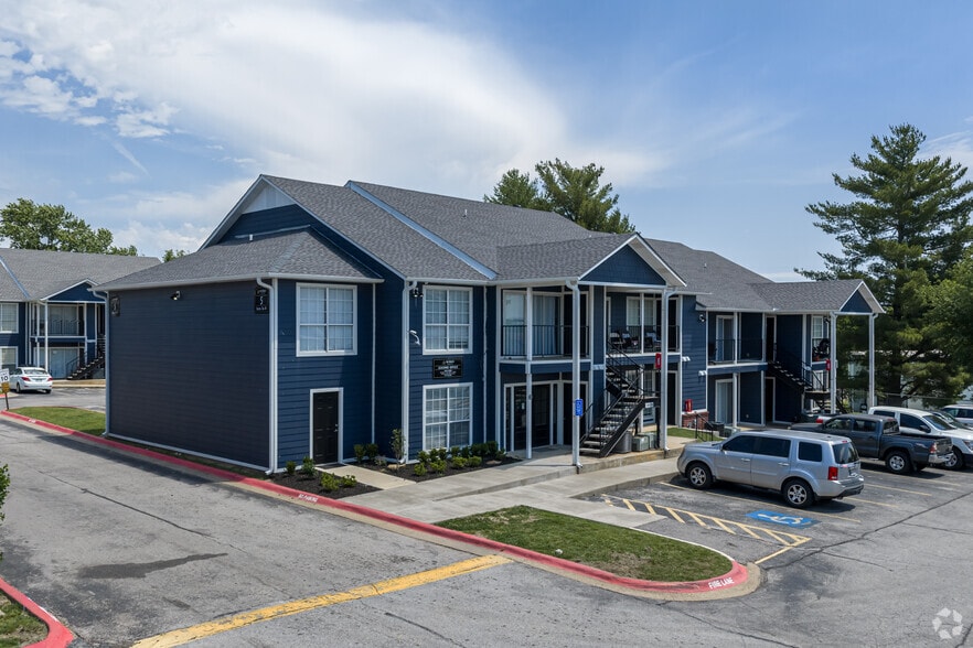 Building Photo - The Parker on Black Oak