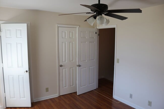 Building Photo - 3727 Willow Creek Rd