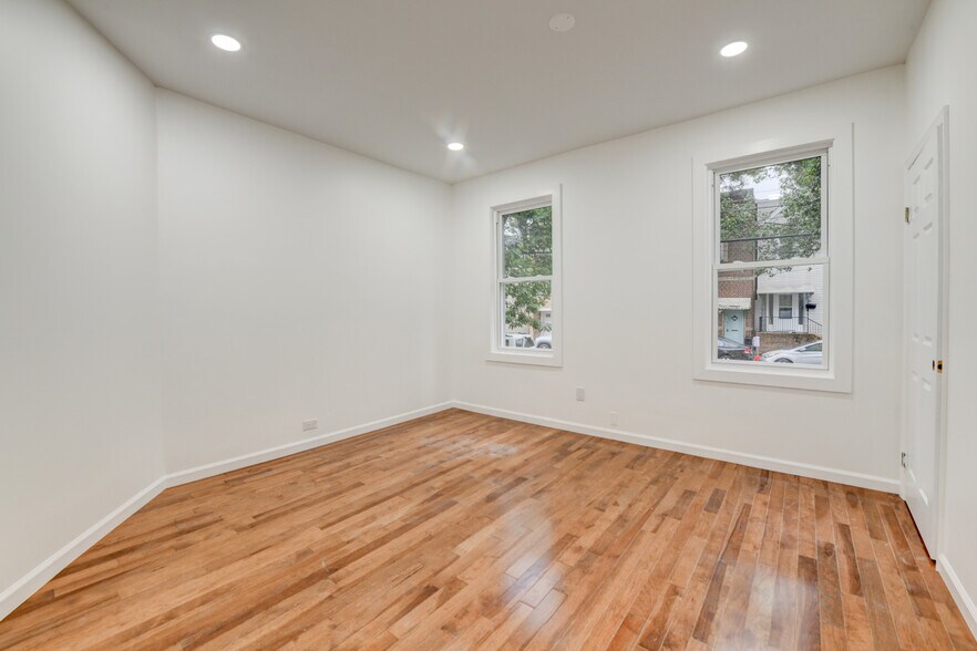 Building Photo - 37 LOGAN Ave