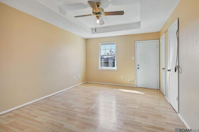 Building Photo - 8578 Longwood View Ave