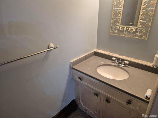 Building Photo - 12387 Milford Rd