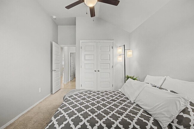 Building Photo - 425 Spiny Lizard Ln