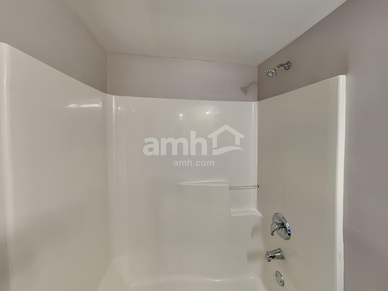 Building Photo - 2307 White Eagle Dr