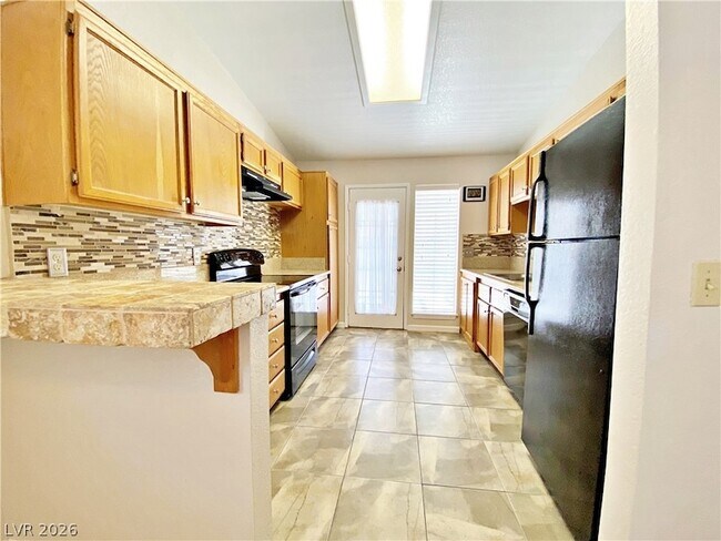 Building Photo - 704 Calahan Point Dr