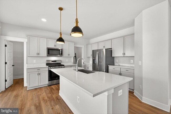 Building Photo - 513 Parkland Dr