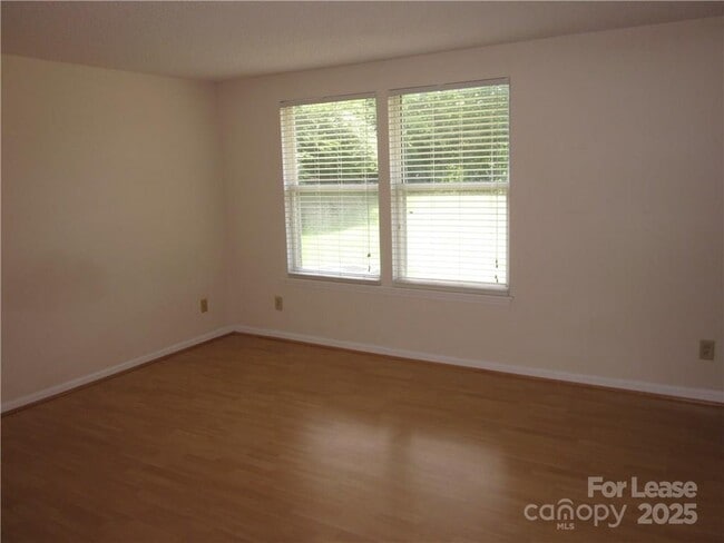 Building Photo - 11411 Misty Valley Ct