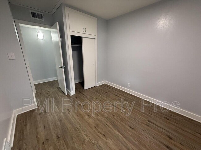 Building Photo - 2101 W Fairmount Ave