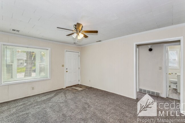 Building Photo - Over 1300 sq. feet in East Central Wichita