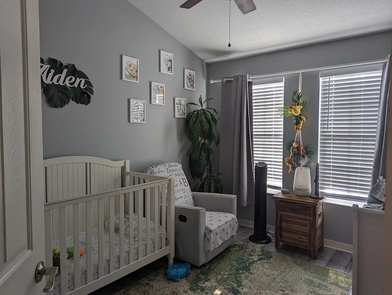 Building Photo - 3046 Pointeview Dr