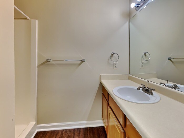 Building Photo - 320 Lake Royale Pl