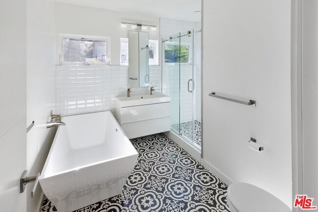 Building Photo - 26349 Fairside Rd