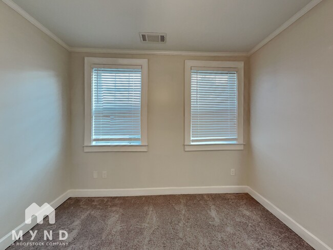 Building Photo - 1777 Temple Ave