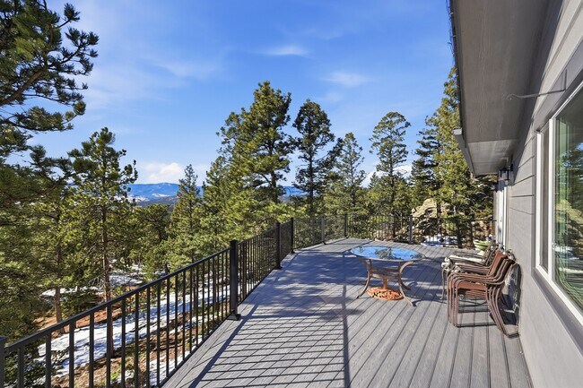 Building Photo - 30855 Walter Dr