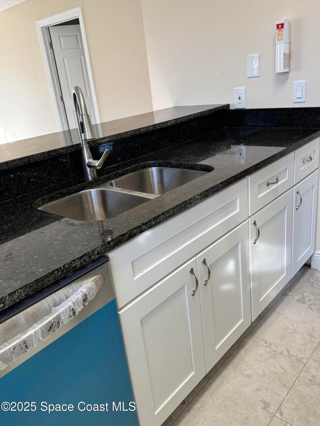 Building Photo - 2398 Fox Hollow Dr