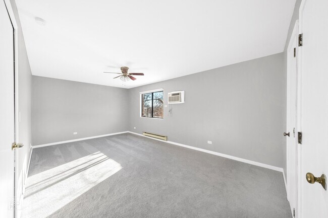 Building Photo - 651 S Virginia Rd