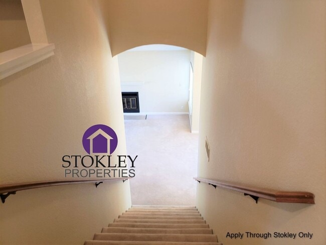 Building Photo - 517 Mesa Verde Pl