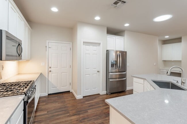 Building Photo - 2805 Tree Swallow Cir