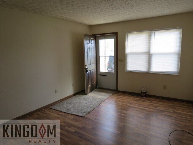 Building Photo - 7070 Tomahawk Trl Renoldsburg, OH 43068