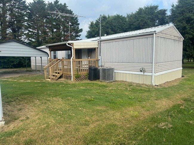 Building Photo - 2 Bedroom 2 Bath Mobile Home in Greenevill...