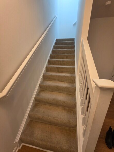 Building Photo - 730 Lacy Oak Dr