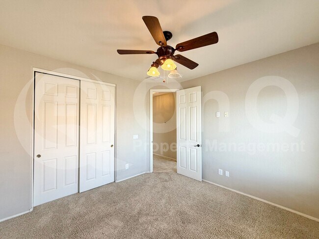 Building Photo - 12908 W Sierra Vista Dr
