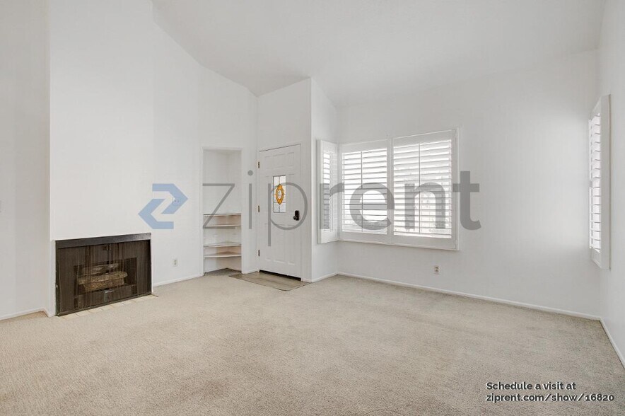 Building Photo - Unit 13