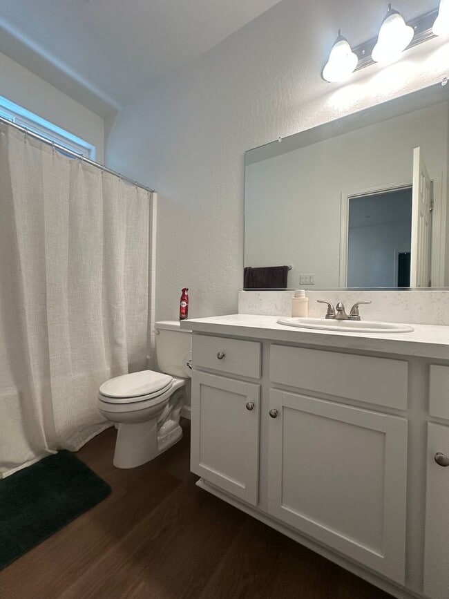Building Photo - Two story home, pet friendly, Section 8 ok...