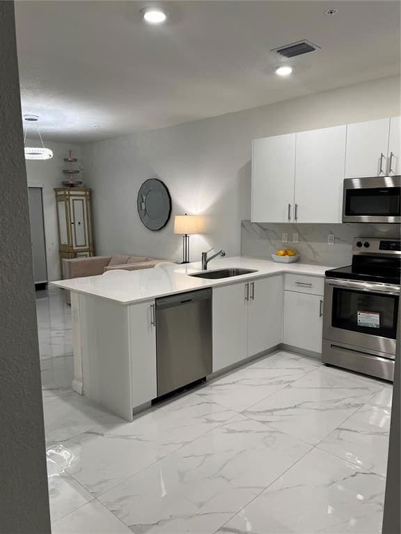 Building Photo - 221 SW 159th Way