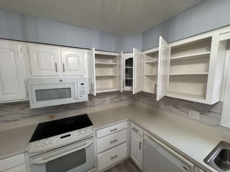 Building Photo - 3061 Sweetpine Ln