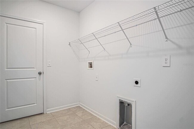 Building Photo - 668 Sand Pne Ln