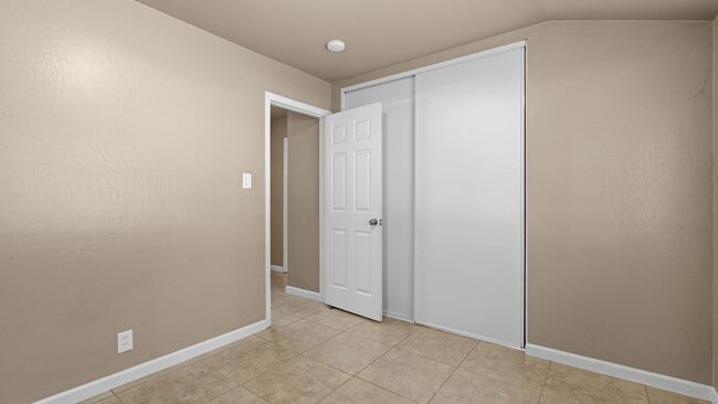 Building Photo - 2 bedroom duplex-home in Rancho Cordova