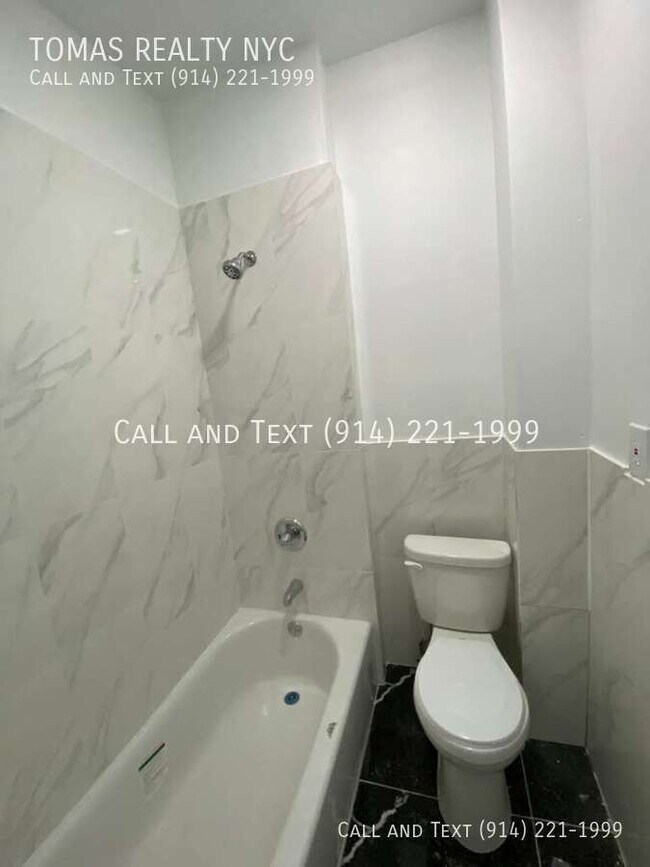 Building Photo - 53 Maple St