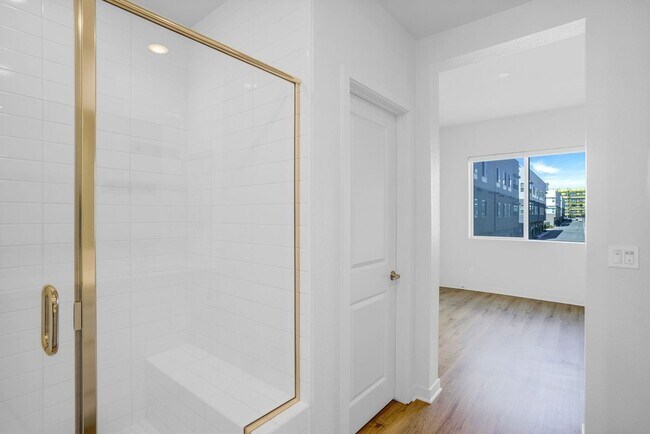 Building Photo - 2088 Bravo Loop