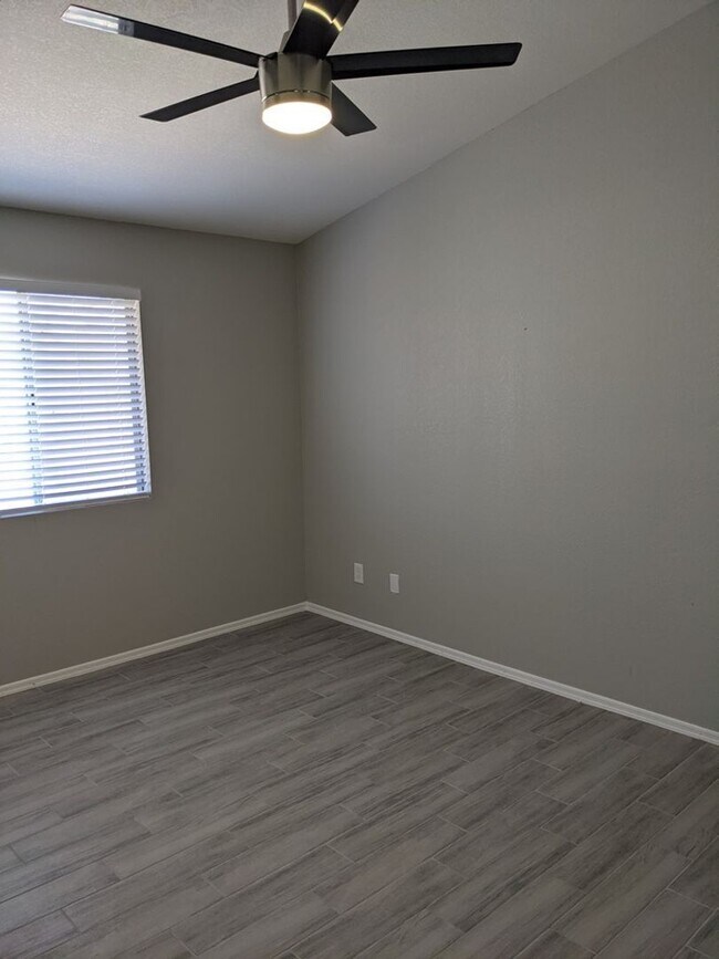 Building Photo - 7231 W Sierra St