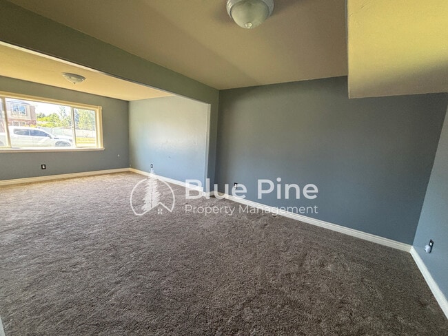 Building Photo - 4333 High Desert Dr