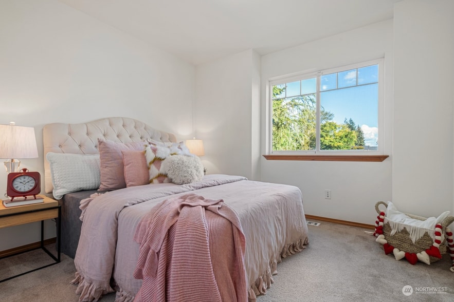 Building Photo - 18521 Stone Ave N