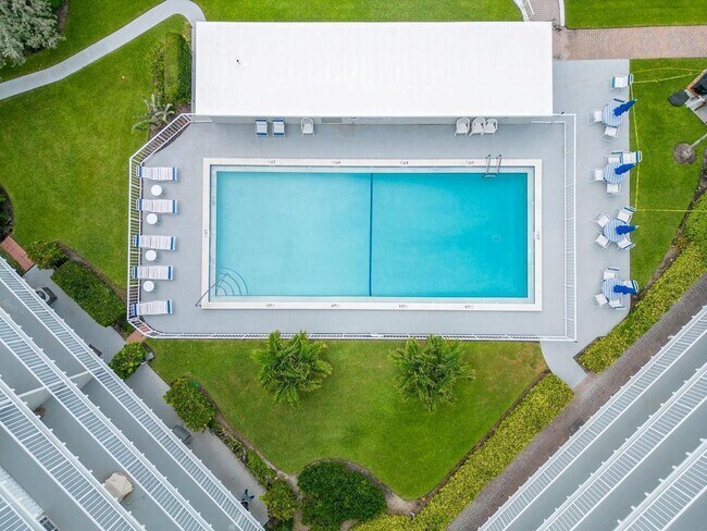 Building Photo - 3500 S Ocean Blvd